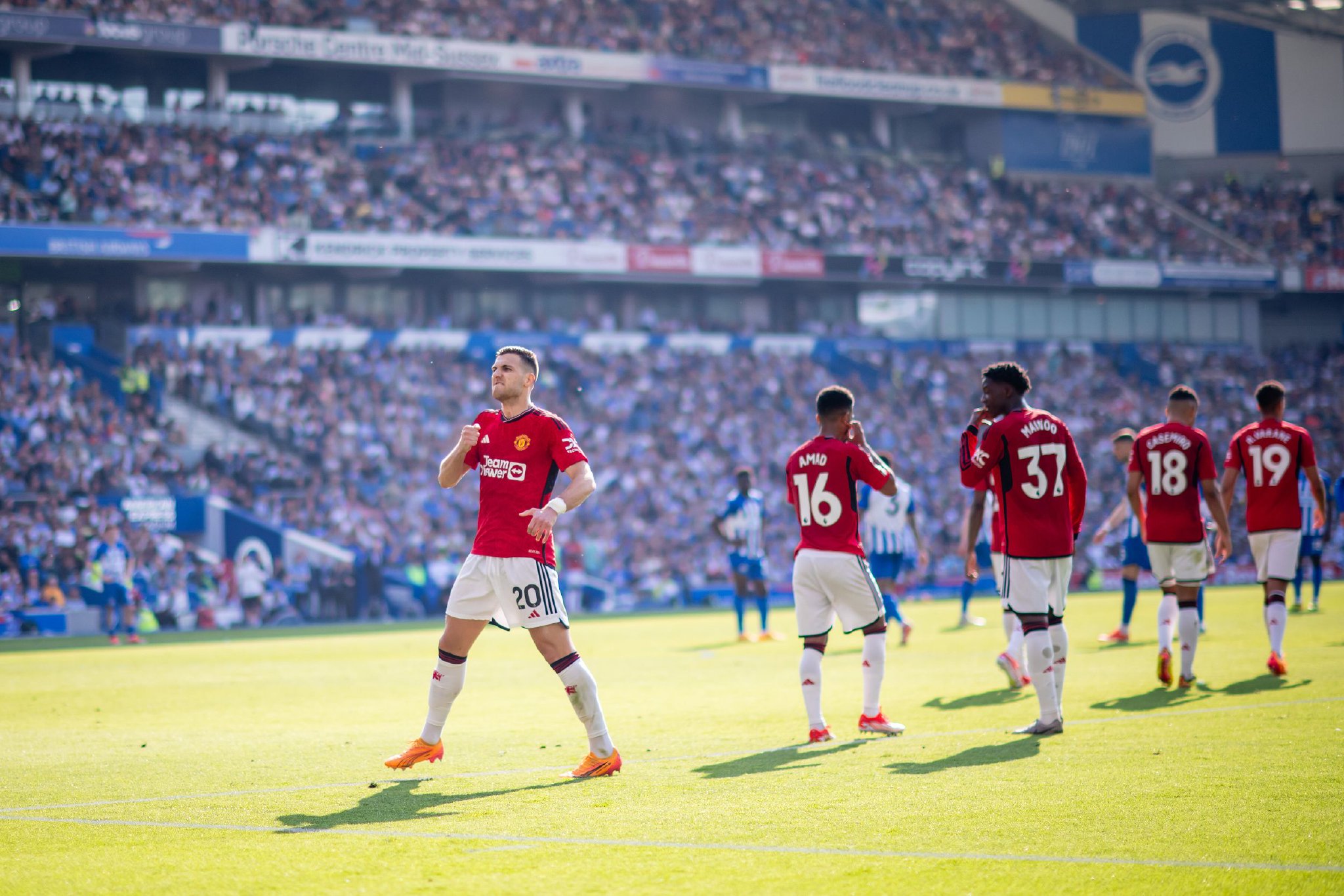 通过与企业 通过与企业